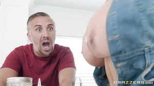 Sex-hungry blonde lady offers her three holes to dude