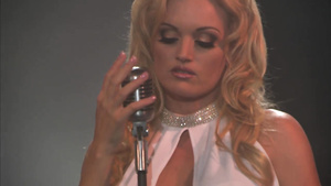 Blonde babe milks the dick dry with her mouth on a roof