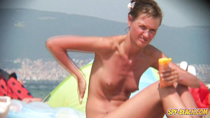 Amateur Porn Beach Nudist Voyeur - Close Up Bald Vagina