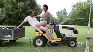 Cocky Yanick Shaft fucks Harmony Reigns Outdoor