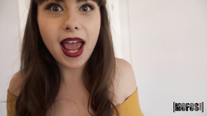 Petite teen Luna Rival enjoys hard anal gapping action