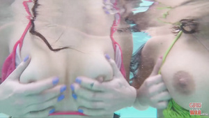 Marylin And Mi Climax At The Pool - coochie licking