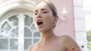 Mary Rock makes love with Kaisa Nord in the backyard