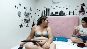 Venezuelan MILF Hot Lesbian Show on Webcam