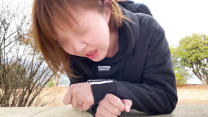 Amateur Japanese babe gets fucked in the backyard