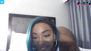 chubby ebony with big ass sucking dildo on webcam