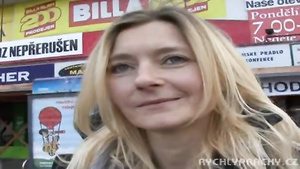 Amateur MILF from the street casual sex video