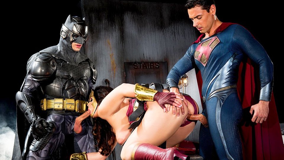 Batman vs Superman group fucking lovemaking / 