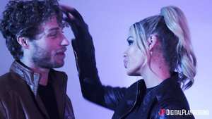 Jessa Rhodes fucks curly-haired dude on the couch