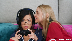 Lesbian cuties put everything away to give cunnilinguses