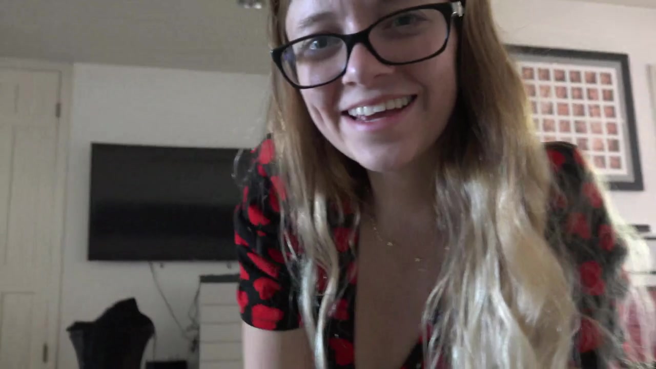 Cute babe in glasses Riley Star POV video / Xozilla.com