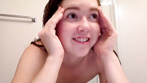 yammy amateur teen shows her naked body