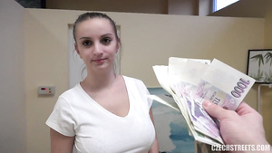 Masseuse With Big Natural Titties gets Cash For Love Making