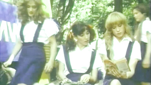 Horny Man Eats Very Hairy Pussy Of Vintage Pornstar