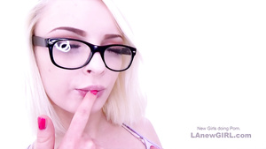 Hottie 18-Years-Old loves to get shagged in studio