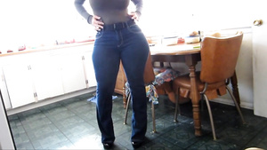 mom WIDE HIPS BUTT THIGHS