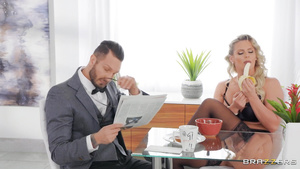 Curvy housewife Phoenix Marie seduces suited guy on her kitchen