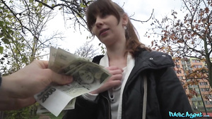 Frolic vixen from Italy Luna Dark gets pounded hard outdoor