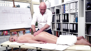 Boss Young Slut Enjoys Erotic Massage And Wild Lovemaking Vinna Reed