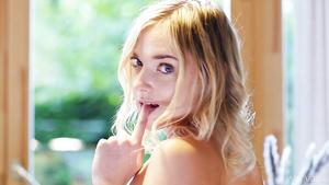 Oxana Chic sensual erotic video