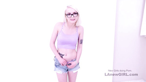 Beautiful 18Yo plays by teasing big prick in studio