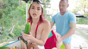 Yammy vixen Roxie Sinner hot sex scene