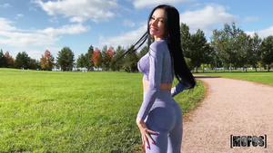 Sexy Jogger Sasha Rose Loves Anal