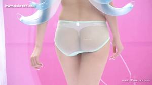 Chinese Model In Seductive Lingerie Show