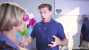 Voluptuous MILF Joslyn James heart-stopping porn movie