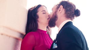 Doggie Style GF sucking and enjoys passionate love making outdoor