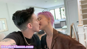 Les amateur sex tattooed queer eats and fingers GF at home