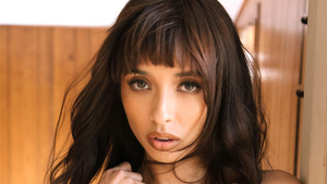 Gorgeous spic mom model Steph exposed