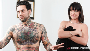 Small Hands' Wild Influence in a Sultry Scene