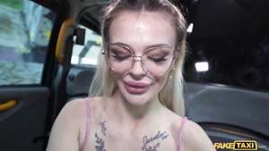 Luisa Star's Wild Influence in Steamy Cab