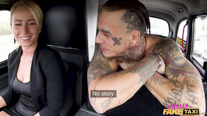 Licky Lex's Wild Tattooed Passion in Taxi