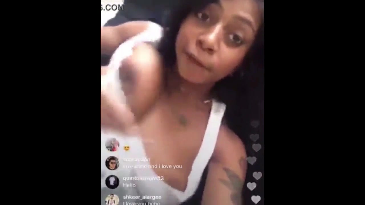 Teasing ebony gal Jaz Loves Nip slips  Xozilla.com