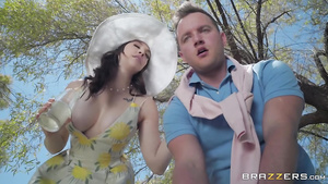 New lovers explore each other with tongues and fingers